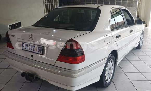 Acheter Occasion Voiture Mercedes‒Benz CLS–Class Blanc à Ezulwini, Hhohho Acheter Occasion Voiture Mercedes‒Benz CLS–Class Blanc à Ezulwini, Hhohho