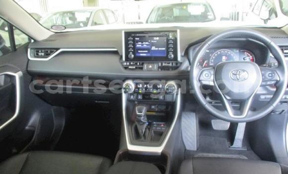 Nunua Ilio tumika Toyota RAV4 White Gari ndani ya Manzini nchini Manzini