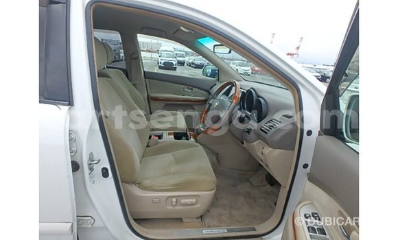 Acheter Import Voiture Toyota Harrier Blanc à Import - Dubai, Hhohho Acheter Import Voiture Toyota Harrier Blanc à Import - Dubai, Hhohho