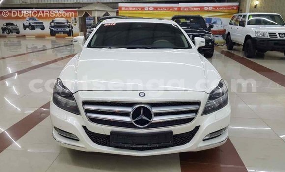 Buy Import Mercedes‒Benz 190 (W201) White Car in Import - Dubai in Hhohho Buy Import Mercedes‒Benz 190 (W201) White Car in Import - Dubai in Hhohho