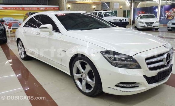 Buy Import Mercedes‒Benz 190 (W201) White Car in Import - Dubai in Hhohho Buy Import Mercedes‒Benz 190 (W201) White Car in Import - Dubai in Hhohho