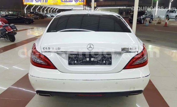 Buy Import Mercedes‒Benz 190 (W201) White Car in Import - Dubai in Hhohho Buy Import Mercedes‒Benz 190 (W201) White Car in Import - Dubai in Hhohho