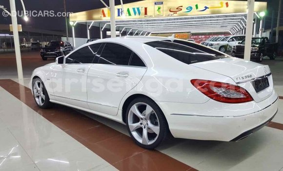 Buy Import Mercedes‒Benz 190 (W201) White Car in Import - Dubai in Hhohho Buy Import Mercedes‒Benz 190 (W201) White Car in Import - Dubai in Hhohho