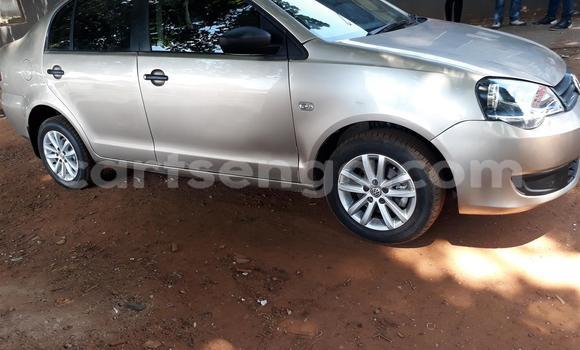 Nunua Ilio tumika Volkswagen Polo Brown Gari ndani ya Ezulwini nchini Hhohho
