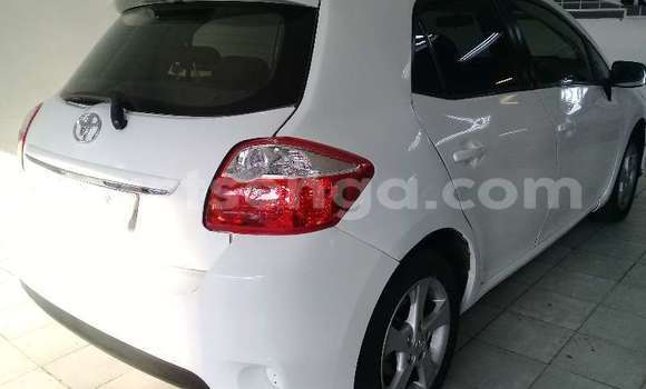 Buy Used Toyota Auris White Car in Ezulwini in Hhohho
