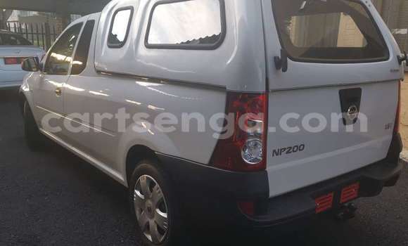 Nunua Ilio tumika Nissan NP 300 White Gari ndani ya Ezulwini nchini Hhohho Nunua Ilio tumika Nissan NP 300 White Gari ndani ya Ezulwini nchini Hhohho