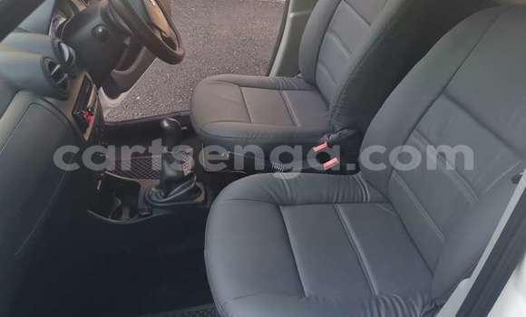 Nunua Ilio tumika Nissan NP 300 White Gari ndani ya Ezulwini nchini Hhohho Nunua Ilio tumika Nissan NP 300 White Gari ndani ya Ezulwini nchini Hhohho