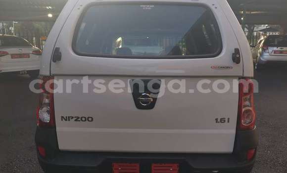 Nunua Ilio tumika Nissan NP 300 White Gari ndani ya Ezulwini nchini Hhohho Nunua Ilio tumika Nissan NP 300 White Gari ndani ya Ezulwini nchini Hhohho