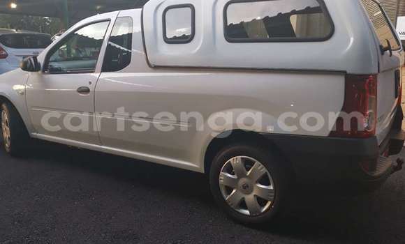 Nunua Ilio tumika Nissan NP 300 White Gari ndani ya Ezulwini nchini Hhohho Nunua Ilio tumika Nissan NP 300 White Gari ndani ya Ezulwini nchini Hhohho