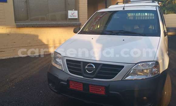 Nunua Ilio tumika Nissan NP 300 White Gari ndani ya Ezulwini nchini Hhohho Nunua Ilio tumika Nissan NP 300 White Gari ndani ya Ezulwini nchini Hhohho