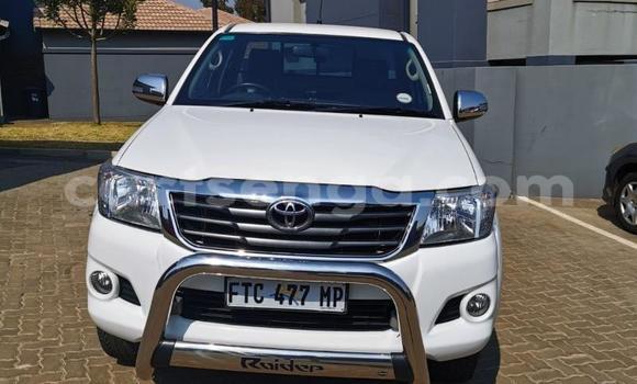 Acheter Occasion Voiture Toyota Hilux Blanc à Big Bend, Lubombo Acheter Occasion Voiture Toyota Hilux Blanc à Big Bend, Lubombo