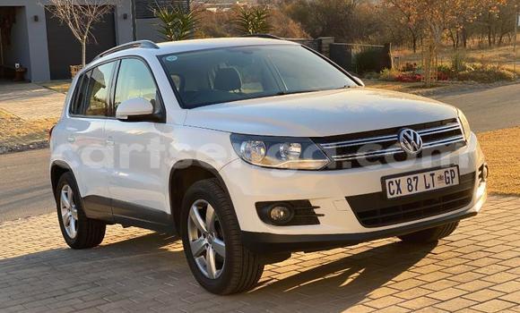 Nunua Ilio tumika Volkswagen Tiguan White Gari ndani ya Ezulwini nchini Hhohho