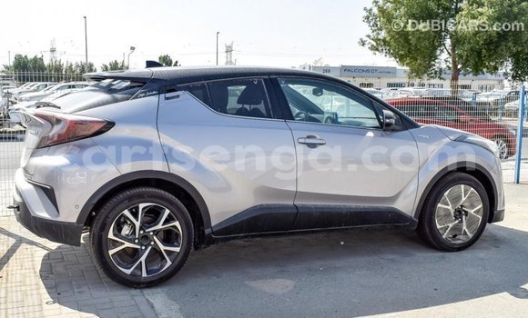Acheter Import Voiture Toyota C-HR Autre à Import - Dubai, Hhohho Acheter Import Voiture Toyota C-HR Autre à Import - Dubai, Hhohho