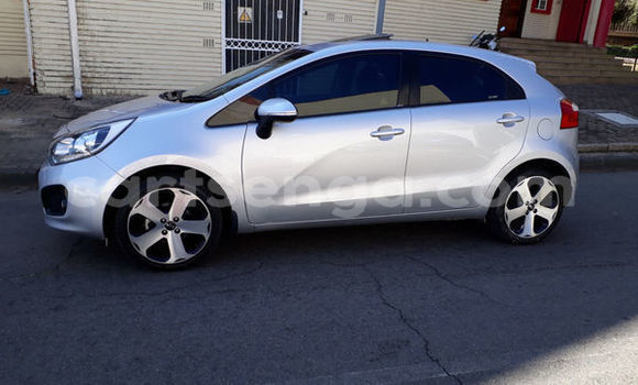 Nunua Ilio tumika Kia Rio Silver Gari ndani ya Hlatikulu nchini Wilaya ya Shiselweni Nunua Ilio tumika Kia Rio Silver Gari ndani ya Hlatikulu nchini Wilaya ya Shiselweni