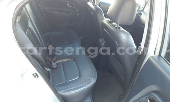 Nunua Ilio tumika Kia Rio Silver Gari ndani ya Hlatikulu nchini Wilaya ya Shiselweni Nunua Ilio tumika Kia Rio Silver Gari ndani ya Hlatikulu nchini Wilaya ya Shiselweni