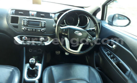 Nunua Ilio tumika Kia Rio Silver Gari ndani ya Hlatikulu nchini Wilaya ya Shiselweni Nunua Ilio tumika Kia Rio Silver Gari ndani ya Hlatikulu nchini Wilaya ya Shiselweni