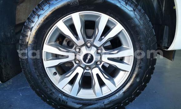 Buy Used Isuzu KB Beige Car in Import - Dubai in Hhohho Buy Used Isuzu KB Beige Car in Import - Dubai in Hhohho