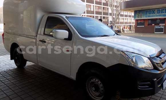 Acheter Occasion Voiture Isuzu KB Blanc à Ezulwini, Hhohho