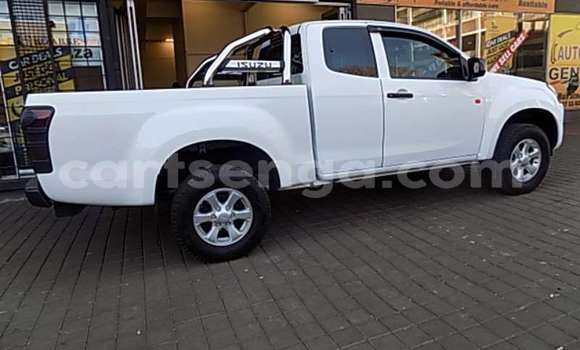 Nunua Ilio tumika Isuzu KB White Gari ndani ya Ezulwini nchini Hhohho Nunua Ilio tumika Isuzu KB White Gari ndani ya Ezulwini nchini Hhohho