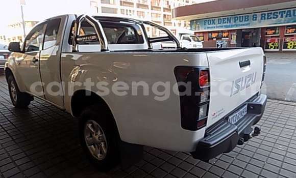 Nunua Ilio tumika Isuzu KB White Gari ndani ya Ezulwini nchini Hhohho Nunua Ilio tumika Isuzu KB White Gari ndani ya Ezulwini nchini Hhohho