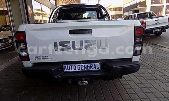 Nunua Ilio tumika Isuzu KB White Gari ndani ya Ezulwini nchini Hhohho Nunua Ilio tumika Isuzu KB White Gari ndani ya Ezulwini nchini Hhohho