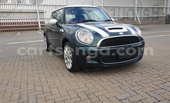 Nunua Ilio tumika MINI Cooper Black Gari ndani ya Ezulwini nchini Hhohho Nunua Ilio tumika MINI Cooper Black Gari ndani ya Ezulwini nchini Hhohho