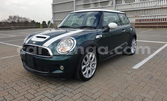 Nunua Ilio tumika MINI Cooper Black Gari ndani ya Ezulwini nchini Hhohho Nunua Ilio tumika MINI Cooper Black Gari ndani ya Ezulwini nchini Hhohho