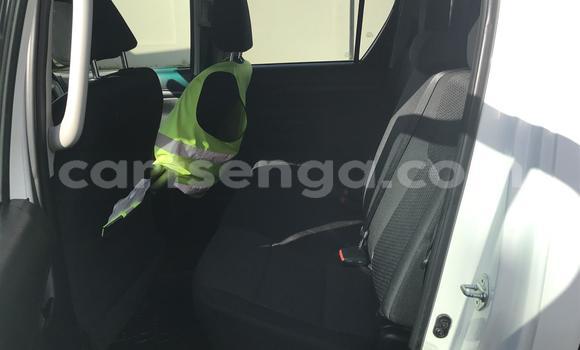 Acheter Occasion Voiture Toyota Hilux Blanc à Hlatikulu, Shiselweni District Acheter Occasion Voiture Toyota Hilux Blanc à Hlatikulu, Shiselweni District