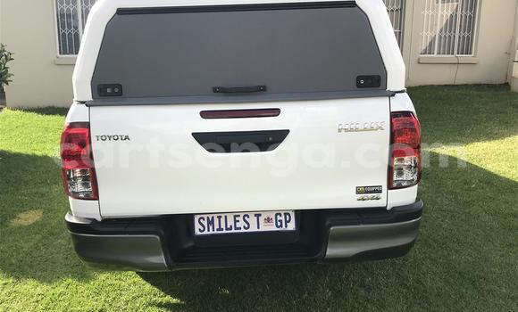 Acheter Occasion Voiture Toyota Hilux Blanc à Hlatikulu, Shiselweni District Acheter Occasion Voiture Toyota Hilux Blanc à Hlatikulu, Shiselweni District