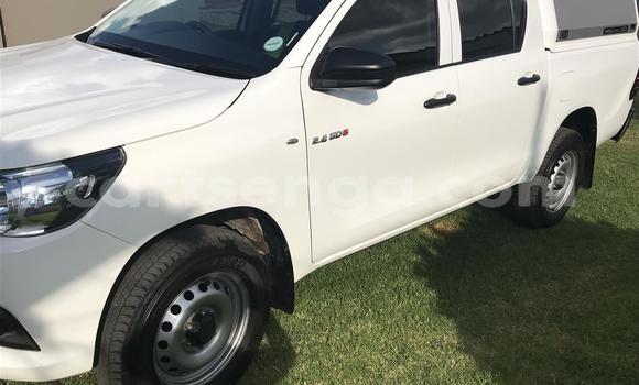 Acheter Occasion Voiture Toyota Hilux Blanc à Hlatikulu, Shiselweni District Acheter Occasion Voiture Toyota Hilux Blanc à Hlatikulu, Shiselweni District