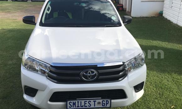Acheter Occasion Voiture Toyota Hilux Blanc à Hlatikulu, Shiselweni District Acheter Occasion Voiture Toyota Hilux Blanc à Hlatikulu, Shiselweni District