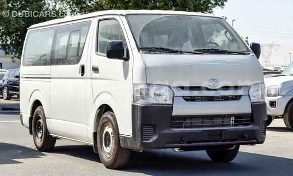 Acheter Import Voiture Toyota Hiace Blanc à Import - Dubai, Hhohho Acheter Import Voiture Toyota Hiace Blanc à Import - Dubai, Hhohho