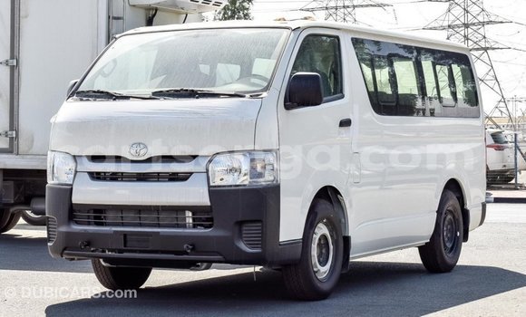 Acheter Import Voiture Toyota Hiace Blanc à Import - Dubai, Hhohho Acheter Import Voiture Toyota Hiace Blanc à Import - Dubai, Hhohho