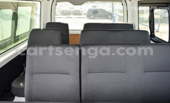 Acheter Import Voiture Toyota Hiace Blanc à Import - Dubai, Hhohho Acheter Import Voiture Toyota Hiace Blanc à Import - Dubai, Hhohho