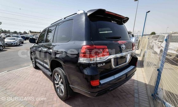 Nunua Imported Toyota Land Cruiser Black Gari ndani ya Import - Dubai nchini Hhohho Nunua Imported Toyota Land Cruiser Black Gari ndani ya Import - Dubai nchini Hhohho