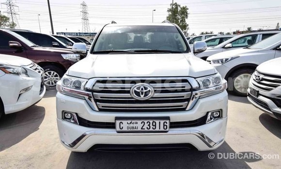 Buy Import Toyota Land Cruiser White Car in Import - Dubai in Hhohho Buy Import Toyota Land Cruiser White Car in Import - Dubai in Hhohho