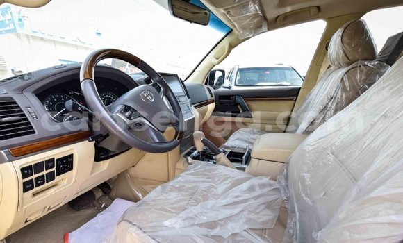 Buy Import Toyota Land Cruiser White Car in Import - Dubai in Hhohho Buy Import Toyota Land Cruiser White Car in Import - Dubai in Hhohho