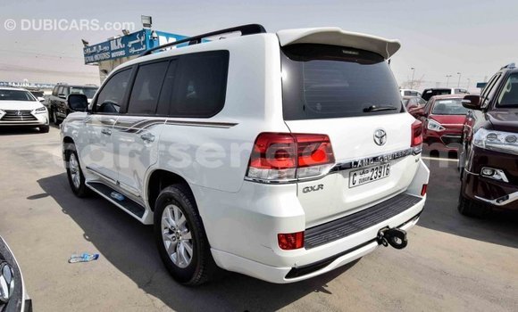 Buy Import Toyota Land Cruiser White Car in Import - Dubai in Hhohho Buy Import Toyota Land Cruiser White Car in Import - Dubai in Hhohho