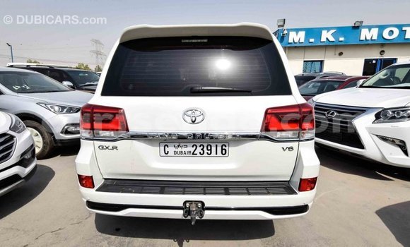 Buy Import Toyota Land Cruiser White Car in Import - Dubai in Hhohho Buy Import Toyota Land Cruiser White Car in Import - Dubai in Hhohho