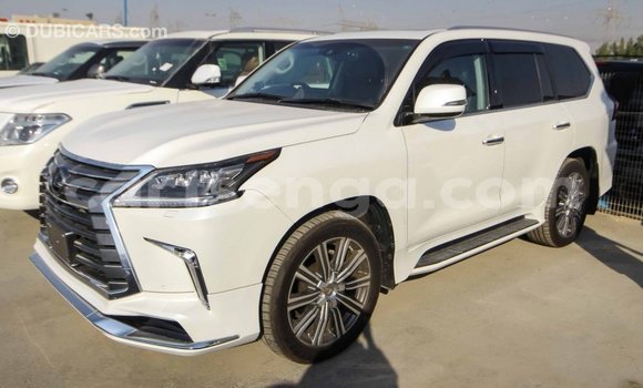 Acheter Import Voiture Lexus LX Blanc à Import - Dubai, Hhohho Acheter Import Voiture Lexus LX Blanc à Import - Dubai, Hhohho