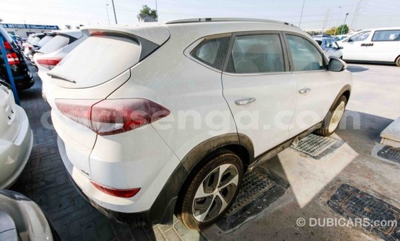 Nunua Imported Hyundai Tucson White Gari ndani ya Import - Dubai nchini Hhohho Nunua Imported Hyundai Tucson White Gari ndani ya Import - Dubai nchini Hhohho