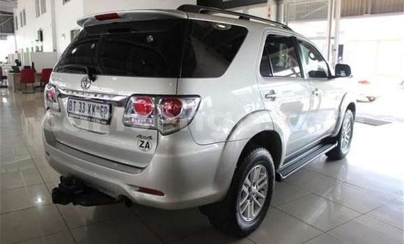 Nunua Ilio tumika Toyota Hilux Silver Gari ndani ya Ezulwini nchini Hhohho
