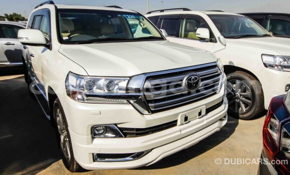 Buy Import Toyota Land Cruiser White Car in Import - Dubai in Hhohho Buy Import Toyota Land Cruiser White Car in Import - Dubai in Hhohho