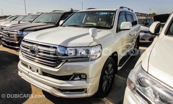 Buy Import Toyota Land Cruiser White Car in Import - Dubai in Hhohho Buy Import Toyota Land Cruiser White Car in Import - Dubai in Hhohho