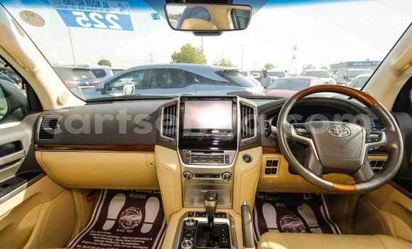 Buy Import Toyota Land Cruiser White Car in Import - Dubai in Hhohho Buy Import Toyota Land Cruiser White Car in Import - Dubai in Hhohho