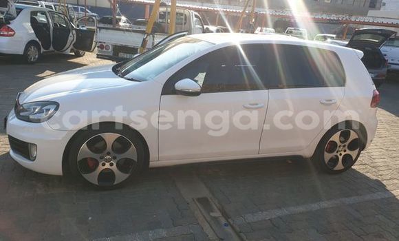 Nunua Ilio tumika Volkswagen Golf White Gari ndani ya Bulembu nchini Hhohho Nunua Ilio tumika Volkswagen Golf White Gari ndani ya Bulembu nchini Hhohho