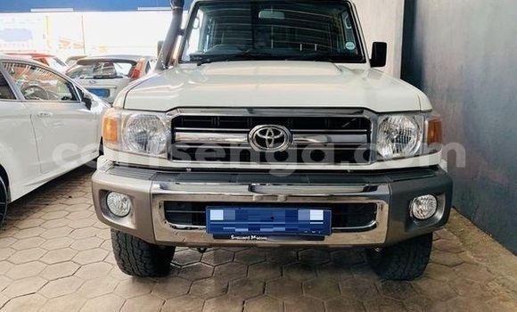 Nunua Ilio tumika Toyota Land Cruiser White Gari ndani ya Bulembu nchini Hhohho Nunua Ilio tumika Toyota Land Cruiser White Gari ndani ya Bulembu nchini Hhohho
