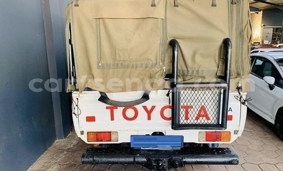 Nunua Ilio tumika Toyota Land Cruiser White Gari ndani ya Bulembu nchini Hhohho Nunua Ilio tumika Toyota Land Cruiser White Gari ndani ya Bulembu nchini Hhohho