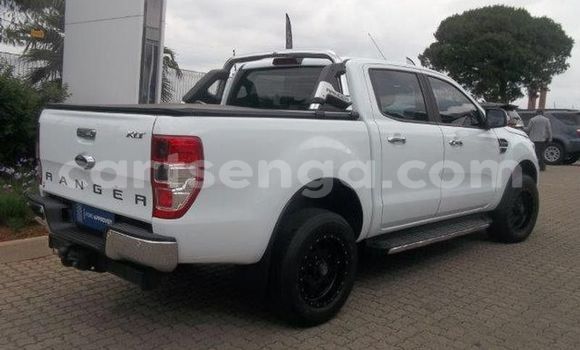 Nunua Ilio tumika Ford Ranger White Gari ndani ya Ezulwini nchini Hhohho Nunua Ilio tumika Ford Ranger White Gari ndani ya Ezulwini nchini Hhohho