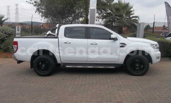 Nunua Ilio tumika Ford Ranger White Gari ndani ya Ezulwini nchini Hhohho Nunua Ilio tumika Ford Ranger White Gari ndani ya Ezulwini nchini Hhohho